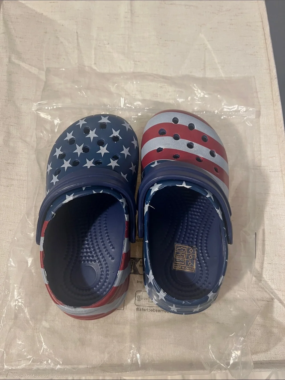 SHEIN Kids American Flag Slip-On Clogs - Navy, Red & White